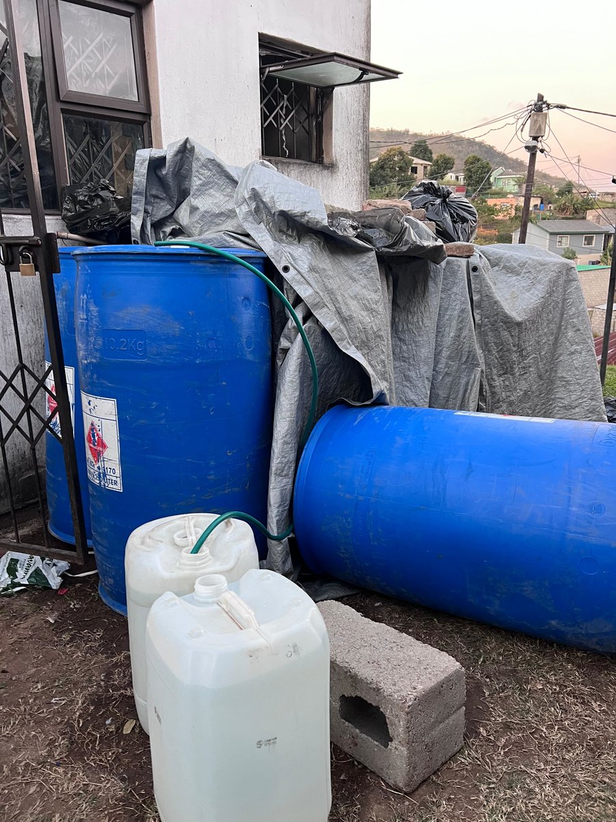 _ArriveAlive's tweet photo. R250 000 suspected illicit alcohol seized
https://t.co/LOdd9OsttL
#ArriveAlive #CounterfeitAlcohol @SAPoliceService https://t.co/qLmuzyWNH3
