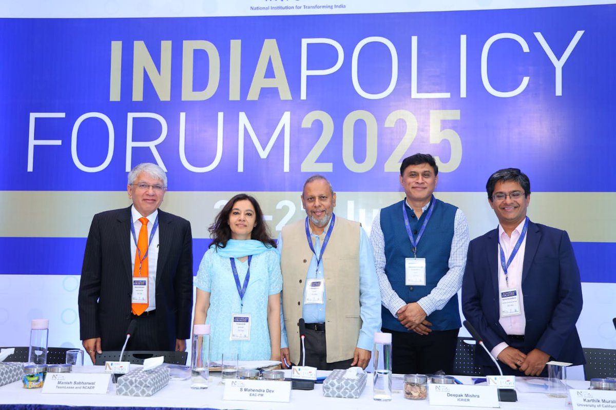 The discussion on the pathways to job and the concomitant challenges and opportunities for India’s workforce was chaired by the Chairman, EAC-PM, Dr Mahendra Dev, with Dr Deepak Mishra, Professor Karthik Muralidharan and Mr Manish Sabharwal as the discussants. 

Dr Farzana Afridi