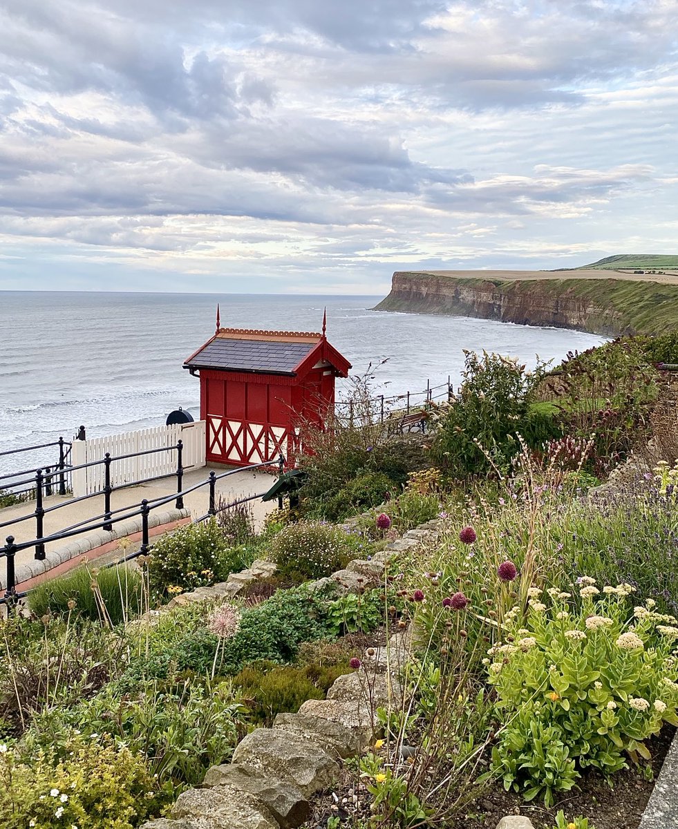Nicky13Johnson's tweet image. Wishing you a happy Thursday from Saltburn by the Sea, North Yorkshire 馃槉
