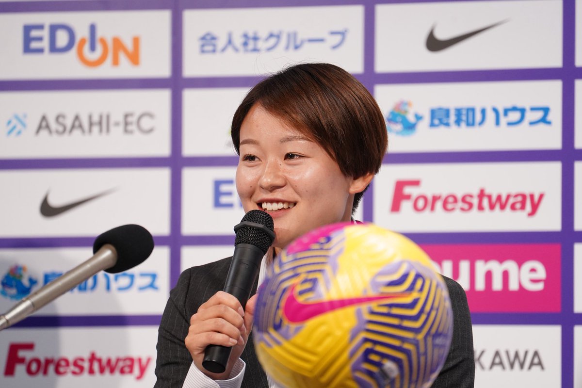 レジーナの新体制発表記者会見が行われました∠( 'ω')／➶ #sanfrecce