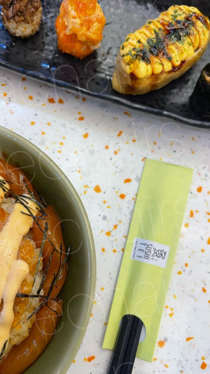 ecnairs's tweet image. jangan lupa makan siang ya