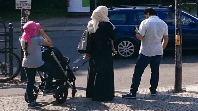 e_munich's tweet image. Der Geburten-Dschihad besiegelt definitiv das Ende Deutschlands als Kulturnation.
Die demographische Bombe detoniert mit voller Wucht und die politisch vorangetriebene #Islamisierung ist unabwendbar.
Während Einheimische verschwinden, wachsen muslimische Großfamilien mit rasant…