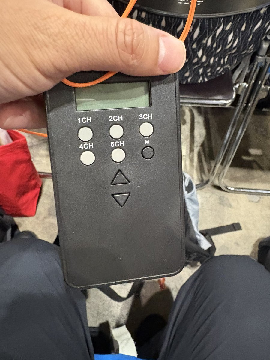 takaimanishi's tweet image. Anthropicセッション、同時通訳ついてる。reinventのキーノートじゃん！

#AWSSummit