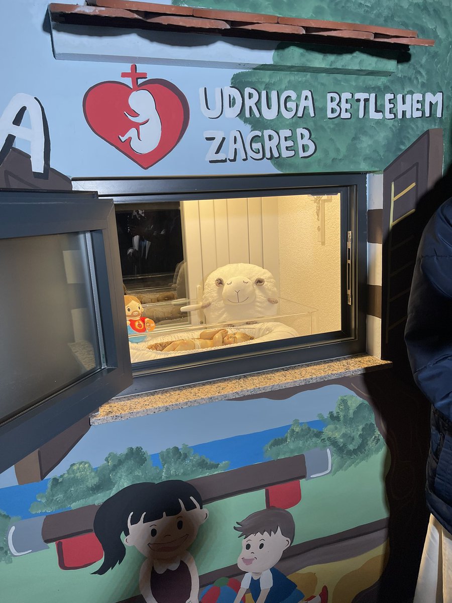 Baš me zanima kako će to ministar Piletić “zatvoriti” Prozor života na privatnom zemljištu samostana na Trešnjevci. Hoće li bagerom rušiti zid u kojem je otvoren prozor za žene i djecu u nevolji?