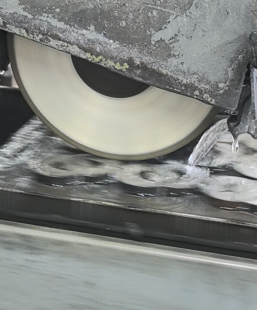 TopwayP87538's tweet image. Unlock the precision power of surface grinders in mold making! Discover how this essential tool enhances accuracy and efficiency in your projects. 🛠️ #MoldMaking #PrecisionEngineering #ManufacturingMagic #foryou #fyp #topway