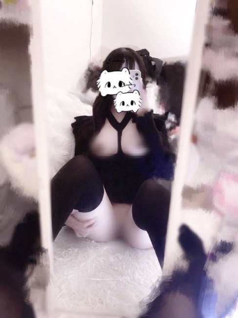 Karine530283238's tweet photo. 19⋮ ♀ ⋮ 1人暮らし大学生
♡ rtでむごんでおむかえ

#いいねでDM #裏アカ女子 #裏アカ男子と繋がりたい https://t.co/4Lo1NlJrJR