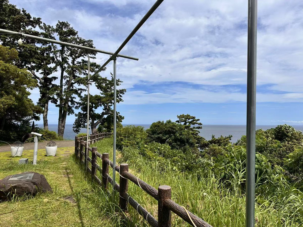 不安定な天気ですが、昼間は晴れました。
駐車場は無料開放してます〜
#ケープ真鶴,#真鶴