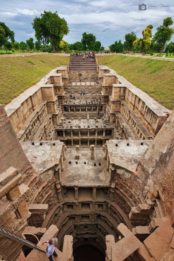 AnilMakhija61's tweet image. 🛕✨ Witness the Timeless Beauty of RankiVav, Patan  a UNESCO World Heritage Site and a masterpiece of ancient Indian architecture
Carved in the 11th century, this stepwell is more than just an engineering🙏
#RankiVav #Patan #UNESCO #HeritageIndia #GujaratTourism #IncredibleIndia
