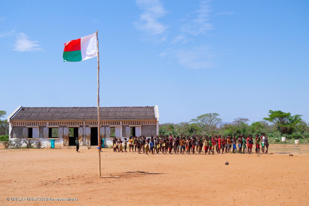 UNICEF Madagascar (@unicefmada) on Twitter photo Happy Independence Day to all Malagasy around the world !
#IndependenceDay #MadagascarIndependence #1960 Happy Independence Day to all Malagasy around the world !
#IndependenceDay #MadagascarIndependence #1960