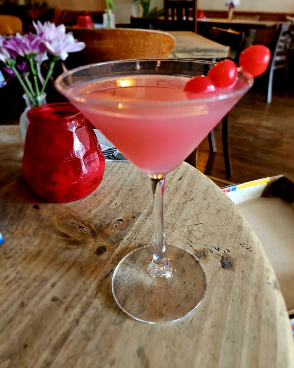 Cool down with a Cherry Margarita, our clients' favourite summer cocktail 🍸 Bursting with bold flavour and perfect for the heat, it is the ultimate way to sip your way through a sunny London day. Join us for Happy Hour from 4 to 7 PM with all cocktails at just £10 each.