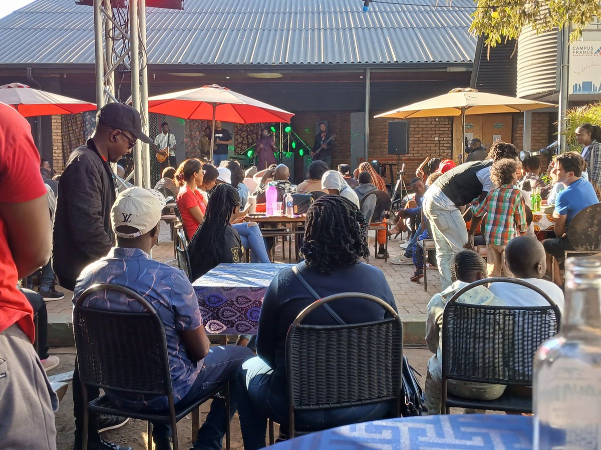 chipocards's tweet image. Workshops and music fest weekends a much needed break from creating behind the scenes.Highlight mr Christopher who spoke of credibility and it got me thinking how best to get the ball rolling ,cementing my position in what we do 
#harare #inspiration #workshops #entrepreneurlife