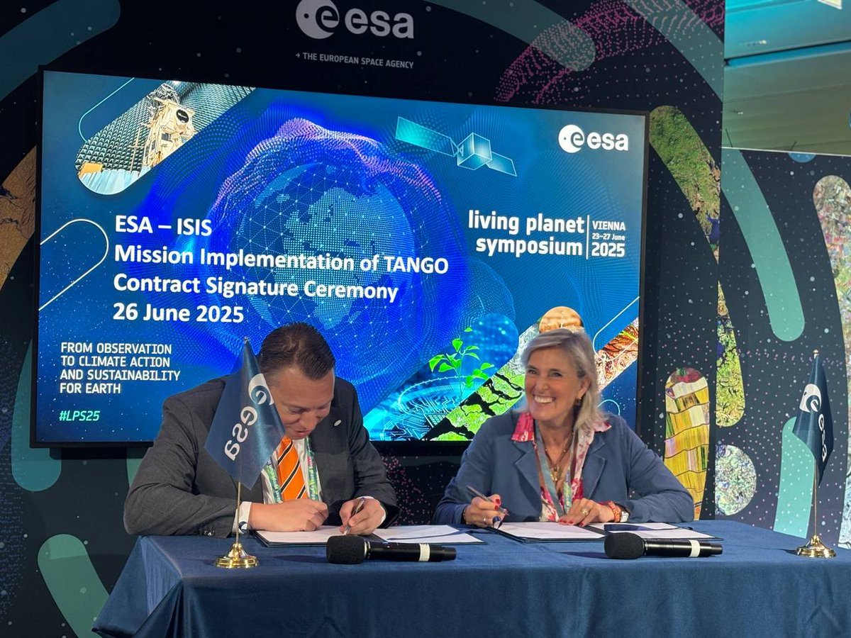 SimonettaCheli's tweet image. Just now at #LPS25, we’ve signed a new contract with @isis_space  for TANGO – our next Scout mission: two CubeSats tracking CO₂, CH₄ &amp;amp; NO₂ to support the Paris Agreement 🌍
TANGO is developed under @esa  Scout framework, part of the Future EO Programme.