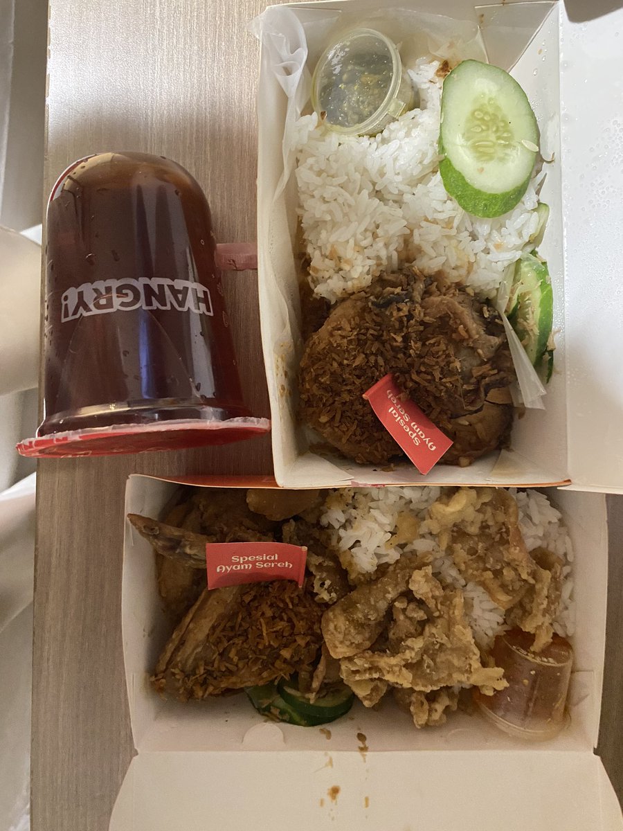 angeliicenergy's tweet photo. Daripada pusing tiap nanya doi kalian makan apa jawabnya terserah, mendingan cobain Ayam Goreng Tersereh by @hangry_id ini deh

Udah enak dan bikin kenyang, dijamin ga nambah pusing 🤯🙌🏻 https://t.co/VF54ZNNyme