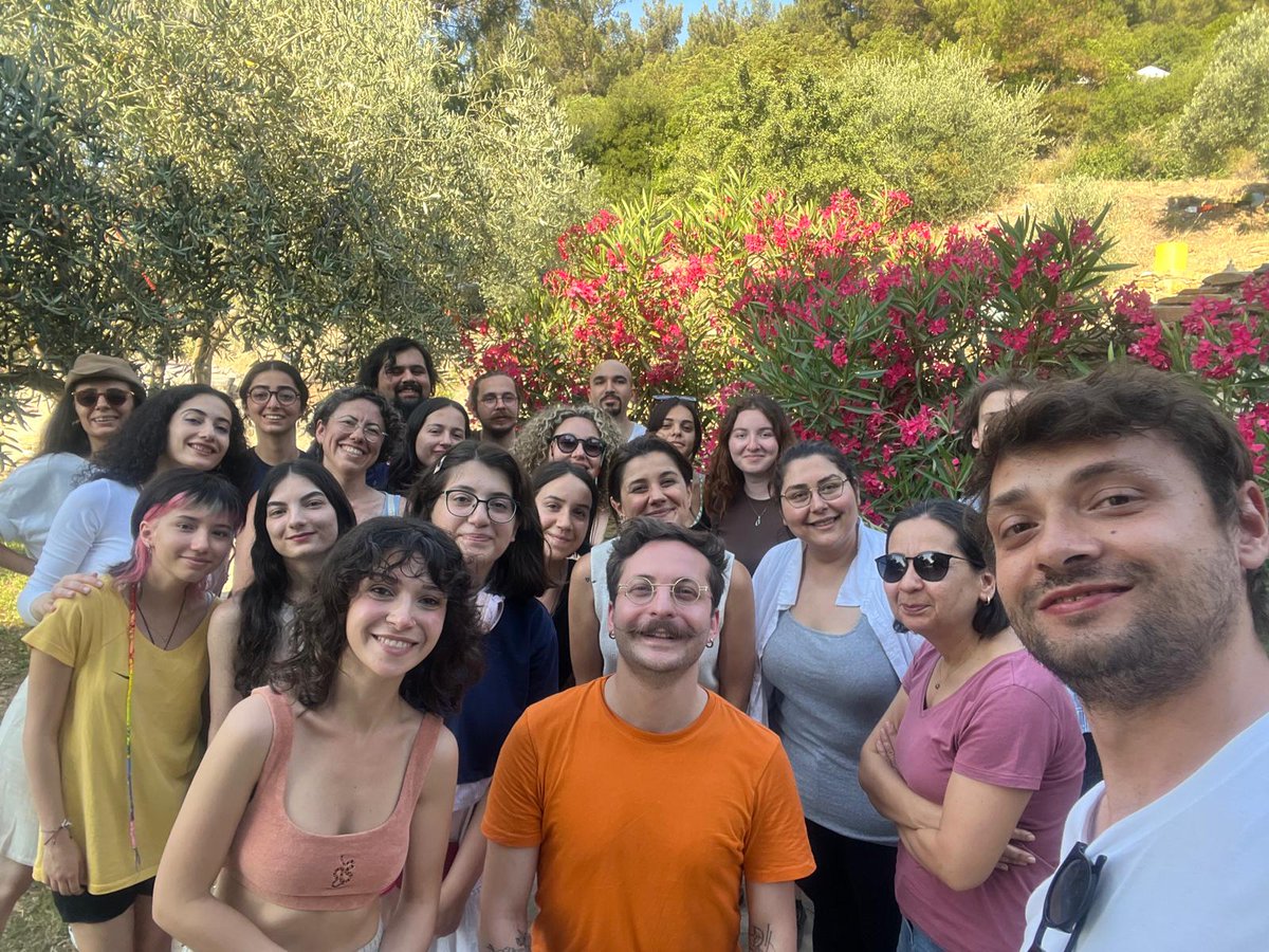 CogIST @cogist.bsky.social (@cog_ist) on Twitter photo Demet Özer hocamızı Multimodal Dil ve Dilin Nöral Temelleri başlıklı oturumların ardından uğurladık. Her şey için çok teşekkürler, hepimiz için büyük keyifti! <a href="/DemetOzer11/">Demet Özer</a> <a href="/ArkheProjesi/">Arkhé Projesi</a> Demet Özer hocamızı Multimodal Dil ve Dilin Nöral Temelleri başlıklı oturumların ardından uğurladık. Her şey için çok teşekkürler, hepimiz için büyük keyifti! <a href="/DemetOzer11/">Demet Özer</a> <a href="/ArkheProjesi/">Arkhé Projesi</a>