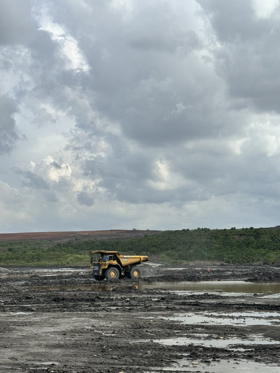 Bayangin aja ada botty pinter kerja bagus udah manager sejak usia 27 di pertambangan, teknik, tapi ya jomblo udah 3 bulan wkwk

Gw diselingkuhin pilot njir susah move on walau aku yg minta udahan
