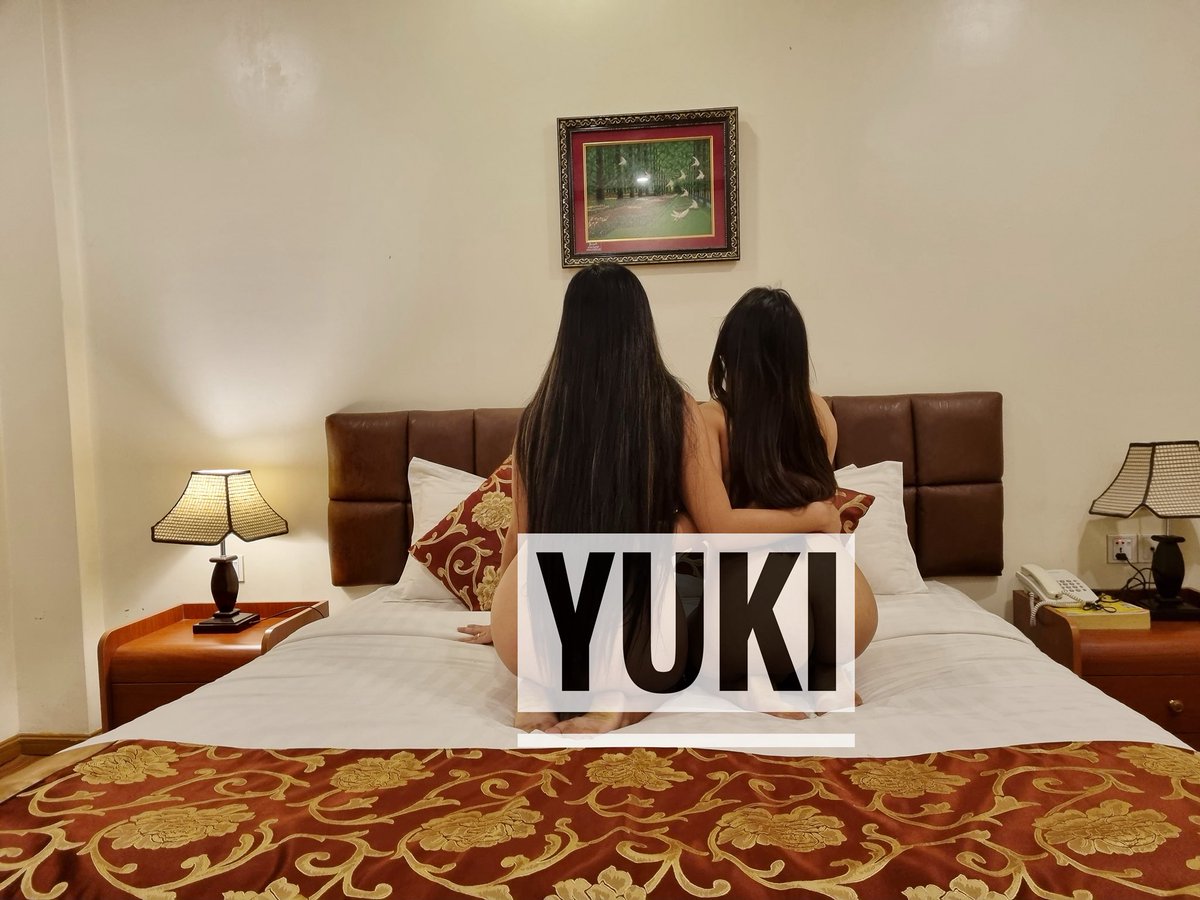 ပန်းချီကား မမြင်ဖူးလို့ ထိုင်ကြည့်နေတာ 🤭

t.me/yukibae