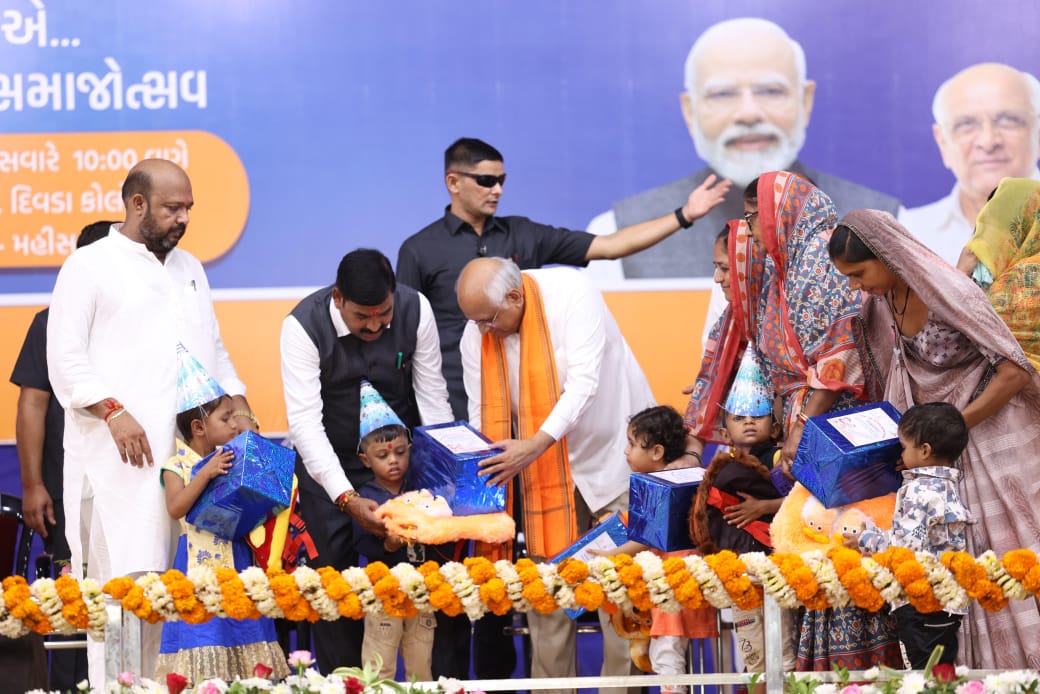 PilvaiSector's tweet photo. શિક્ષિત ગુજરાત, દીક્ષિત ગુજરાત, વિકિસત ગુજરાત
 
ગુણવત્તાયુક્ત શિક્ષણના સથવારે બાળકોના જીવન ઘડતર અને ઉજ્જવળ ભવિષ્યના નિર્માણ માટે સજ્જ છે ગુજરાત
આગામી તા.26, 27 અને 28મી જૂન દરમિયાન રાજ્યમાં શાળા પ્રવેશોત્સવ અને કન્યા કેળવણી મહોત્સવનો થશે શુભારંભ
#ShalaPraveshotsav2025 https://t.co/1oN3Jyz4oz