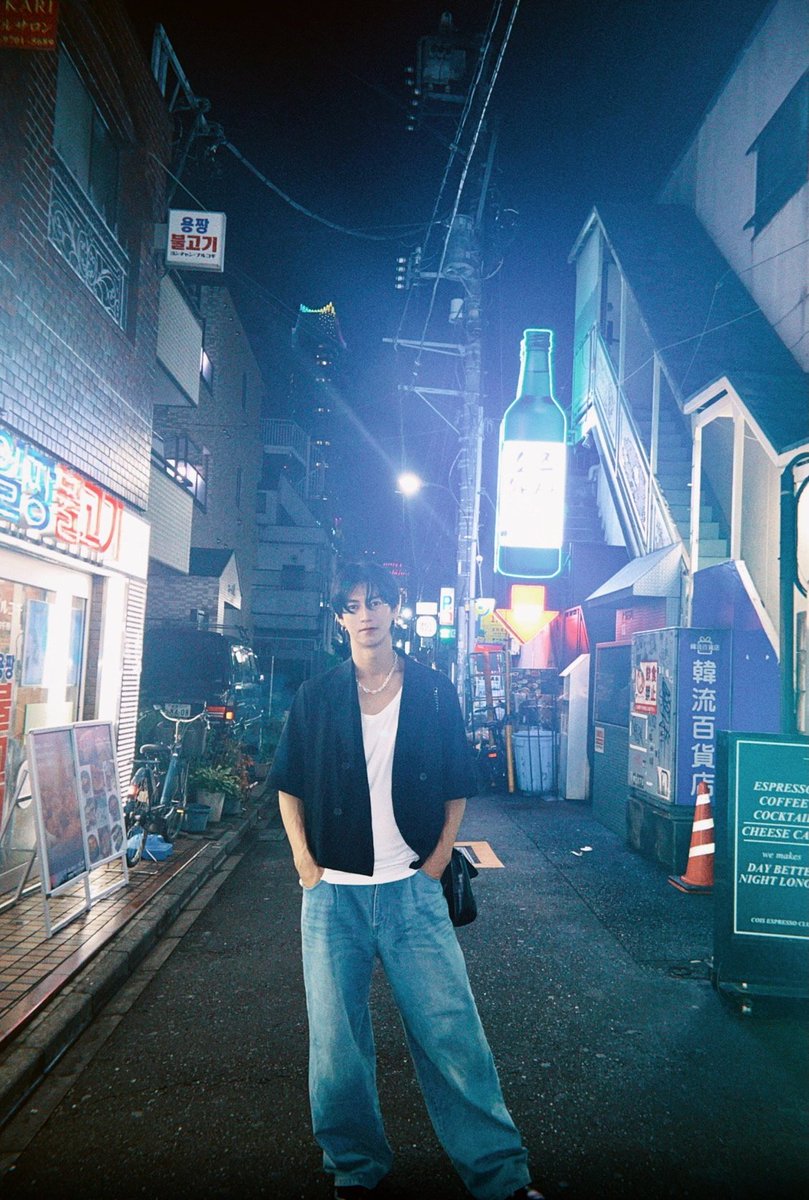 tapdepoipoi's tweet image. マジで別人すぎて鳥肌。テストステロン全開サラリーマン風35歳男性がエモがって韓国風ガチイケメンに生まれ変わった…。これでナンパもマチアプも無双できる。若い女子からセックス依頼が届くレベルに。年齢で諦める時代は完全終わった。エモがれ。