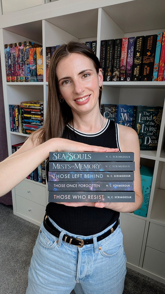 scrimscribes's tweet image. It's my birthday! ๐ฅณ And to celebrate, I'm running a Kindle Countdown deal on ALL my books for today only! So if you're in the US or UK, don't miss the chance to pick up my sci-fi and fantasy books for just 0.99 ๐๐
(The Exodus Betrayal isn't pictured but she's in there too!)