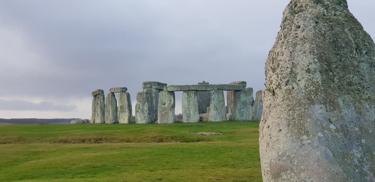 Sunrise at Stonehenge today (26th June) was at 4.53am, sunset is at 9.25pm  ☁️