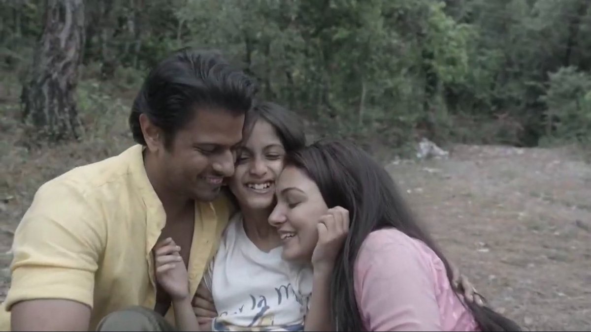 _reginaphalenge's tweet photo. #MeghaBarsenge end ho gaya 😳🥹
Tbh, the ending was lukewarm. Wish they cud have made it memorable but looks like they did not get time +the team felt bhaad main jao Rangu 😭😂
Ig for me it ended with #ArHa happy with their Mannu 💌
#NehaRana
#NeilBhatt
#Megbir https://t.co/ZP94JT5WBg