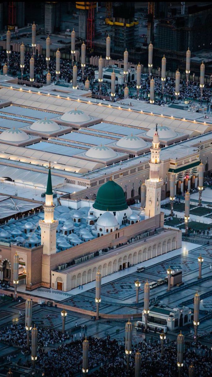 إجازة سعيدة للجميع ..

اللهم اجعلها إجازة لا يضيق لنا فيها صدر
ولا يخيب لنا فيها أمر
واجعل لنا فيها بكل خطوه توفيقا و أجراً ..