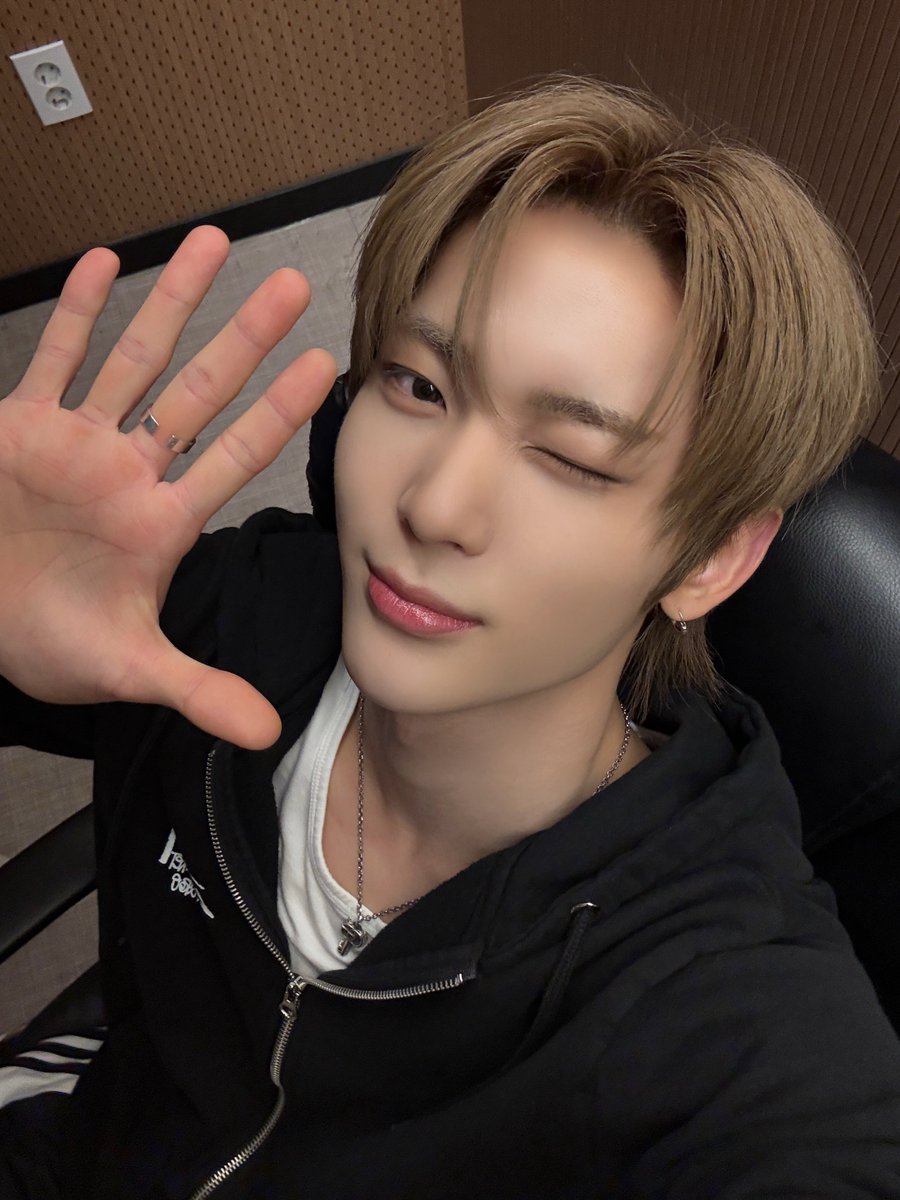 📢] 戻ってきたクンシユン NOWZのWeverse LIVEが始まりました! DAY_AND