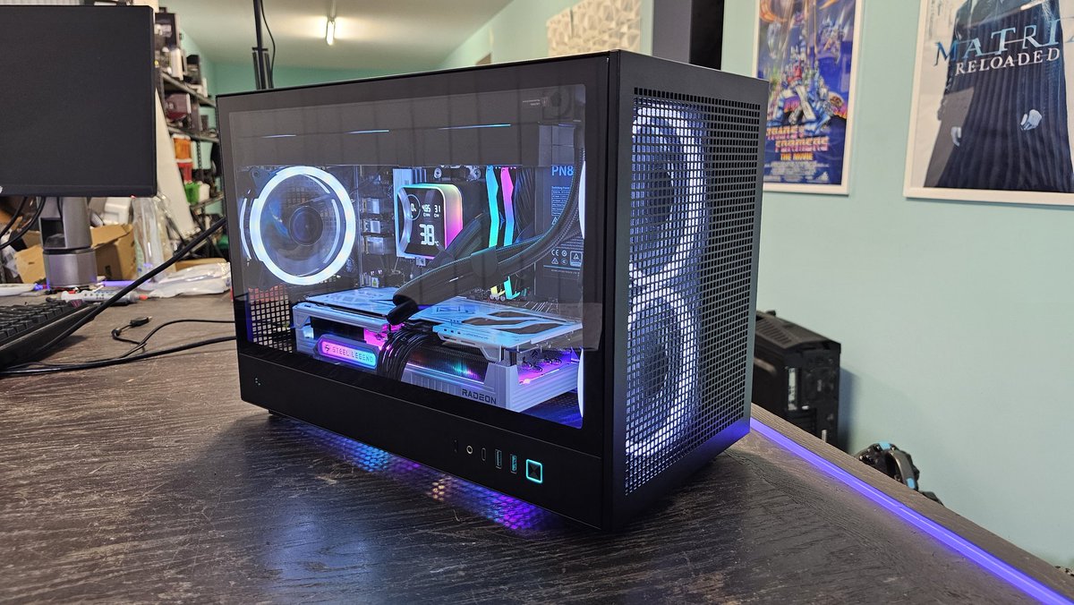 TechYESCity's tweet image. Sheesh the ch260 is an absolute banger of a micro atx case. Good job deepcool.