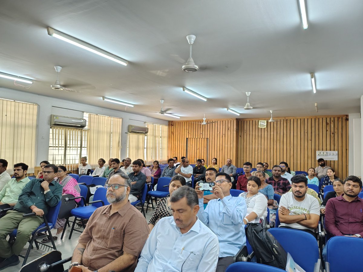 Orientation Program for UG Students
કાર્યક્રમનો ઉદ્દેશ ડિગ્રી સાથે જીવન અને વ્યવસાય માટે સર્વાંગી તૈયાર કરવું – કરિક્યુલર પ્રવૃત્તિઓથી લઈ સ્કિલ ટ્રેનિંગ અને સંશોધન સુધી!
વિચારશક્તિ, નૈતિકતા અને કોમ્યુનિકેશન સ્કિલના વિકાસ સાથે.

#Orientation #UGProgram #AcademicYear2025 #SPU