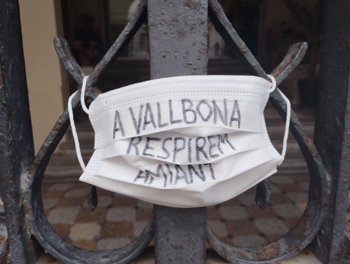 Vallbona en peu de guerra. Els veïns estan farts d'unes obres que voregen la il·legalitat quant a salubritat mediambiental. Aturem les obres ja!