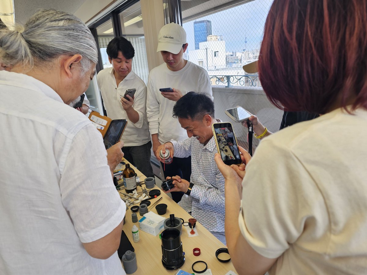 今春から本格的に一般生徒の募集が始まったebay時計販売スクール。
おかげさまで大好評です。
商材も時計と分かりやすく、女性や若者が多いですね~~~
昨日はこれから始める方の為に、より理解を深めてしていただくための事前教育動画を、心を込めて情熱的に作りました。