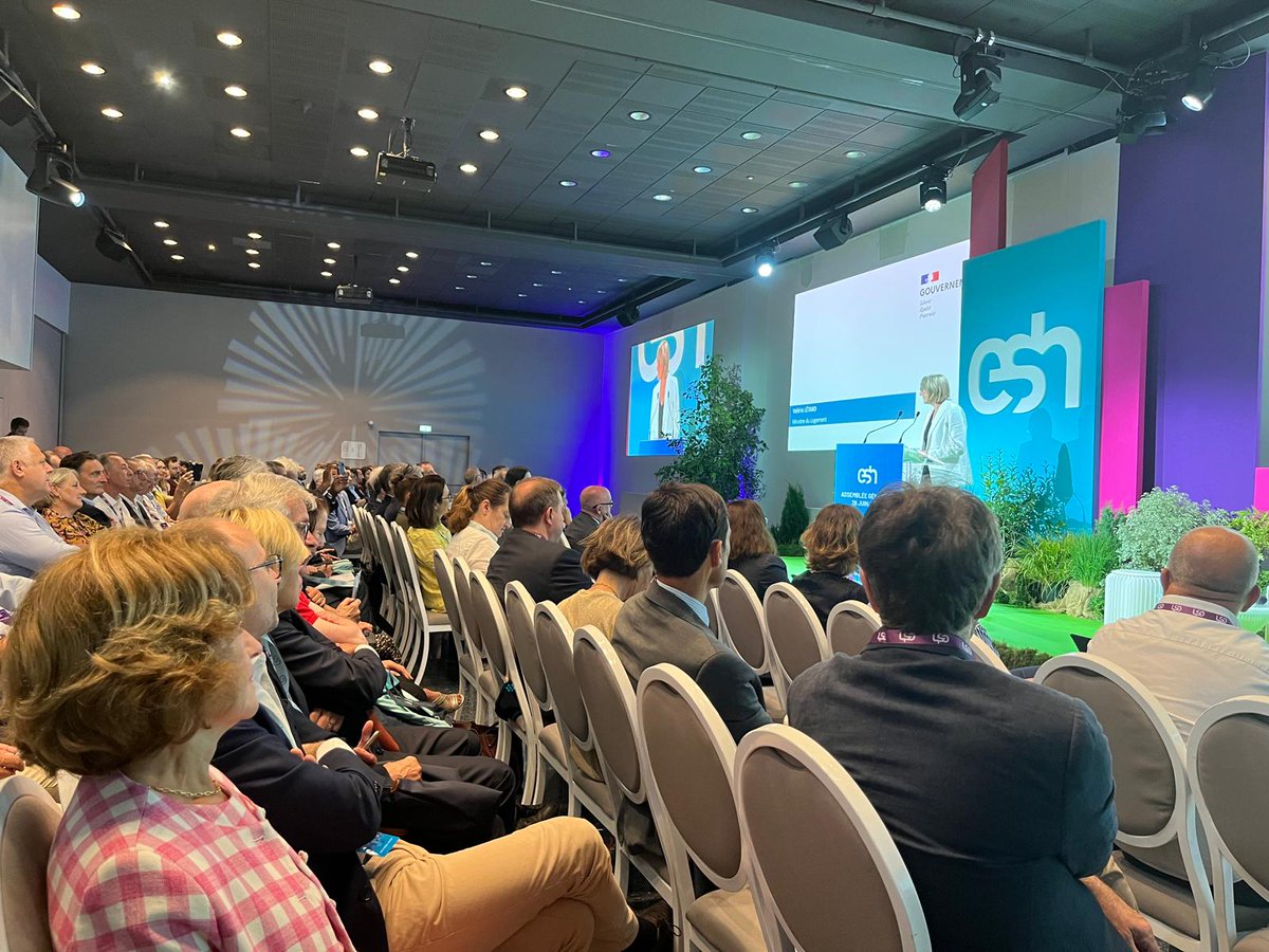 FederationESH's tweet photo. Ouverture de l’AG 2025 de la Fédération des par @VFournier_, Présidente, aux côtés de @valerieletard, Ministre du Logement.
Un message fort pour une #relance ambitieuse et durable du #LogementSocial, au plus près des besoins des territoires.
#LogementDurable #territoires https://t.co/xxcocamJdp
