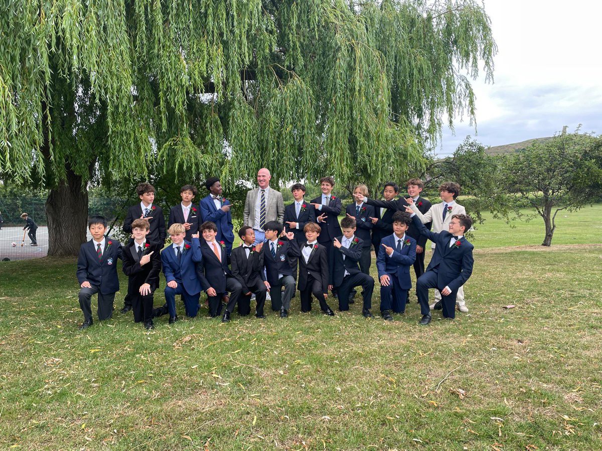 Our Year 8 boys looking smart for their dinner. #proudHP’s #smartboys 💙💚❤️