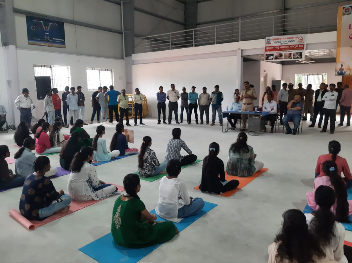 AP Nagar PS | ಅನ್ನಪೂರ್ಣೇಶ್ವರಿನಗರ ಪೊಲೀಸ್ ಠಾಣೆ (@apnagarbcp) on Twitter photo ಈ ದಿನ ಅಂತರರಾಷ್ಟ್ರೀಯ ಮಾದಕ ದ್ರವ್ಯ ವ್ಯಸನ ಹಾಗೂ ಸಾಗಾಣಿಕೆ ವಿರೋಧಿ ದಿನ ಅಂಗವಾಗಿ ಅನ್ನಪೂರ್ಣೇಶ್ವರಿನಗರ ಪೊಲೀಸ್ ಠಾಣೆ ವ್ಯಾಪ್ತಿಯಲ್ಲಿ ಅಧಿಕಾರಿಗಳು ಹಾಗೂ ಸಿಬ್ಬಂದಿಗಳು ಸಾರ್ವಜನಿಕರಿಗೆ ಮತ್ತು ವಿದ್ಯಾರ್ಥಿಗಳಿಗೆ ಮಾದಕ ದ್ರವ್ಯದ ದುಷ್ಪರಿಣಾಮಗಳ ಬಗ್ಗೆ ಜಾಗೃತಿ ಮೂಡಿಸಿರುತ್ತದೆ.<a href="/AcpKengeri/">ACP Kengeri Sub Division | ಎಸಿಪಿ ಕೆಂಗೇರಿ ಉಪ-ವಿಭಾಗ</a> <a href="/CPBlr/">CP Bengaluru ಪೊಲೀಸ್ ಆಯುಕ್ತ ಬೆಂಗಳೂರು</a> <a href="/DCPWestBCP/">DCP West Bengaluru</a> ಈ ದಿನ ಅಂತರರಾಷ್ಟ್ರೀಯ ಮಾದಕ ದ್ರವ್ಯ ವ್ಯಸನ ಹಾಗೂ ಸಾಗಾಣಿಕೆ ವಿರೋಧಿ ದಿನ ಅಂಗವಾಗಿ ಅನ್ನಪೂರ್ಣೇಶ್ವರಿನಗರ ಪೊಲೀಸ್ ಠಾಣೆ ವ್ಯಾಪ್ತಿಯಲ್ಲಿ ಅಧಿಕಾರಿಗಳು ಹಾಗೂ ಸಿಬ್ಬಂದಿಗಳು ಸಾರ್ವಜನಿಕರಿಗೆ ಮತ್ತು ವಿದ್ಯಾರ್ಥಿಗಳಿಗೆ ಮಾದಕ ದ್ರವ್ಯದ ದುಷ್ಪರಿಣಾಮಗಳ ಬಗ್ಗೆ ಜಾಗೃತಿ ಮೂಡಿಸಿರುತ್ತದೆ.<a href="/AcpKengeri/">ACP Kengeri Sub Division | ಎಸಿಪಿ ಕೆಂಗೇರಿ ಉಪ-ವಿಭಾಗ</a> <a href="/CPBlr/">CP Bengaluru ಪೊಲೀಸ್ ಆಯುಕ್ತ ಬೆಂಗಳೂರು</a> <a href="/DCPWestBCP/">DCP West Bengaluru</a>