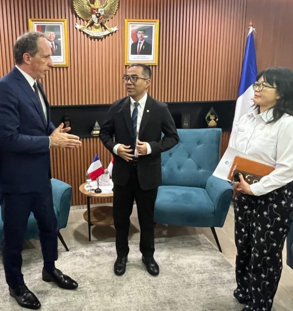 Pertemuan Duta Besar <a href="/FabienPenone/">FabienPenone</a> dan Mendiktisaintek <a href="/Brian_Yuliarto/">Brian Yuliarto</a>, tanggal 23 Juni 2025, dalam rangka memperkuat pertukaran mahasiswa, kemitraan akademis dan ilmiah, kerja sama dalam pelatihan kejuruan, yang merupakan prioritas bersama Prancis dan Indonesia.