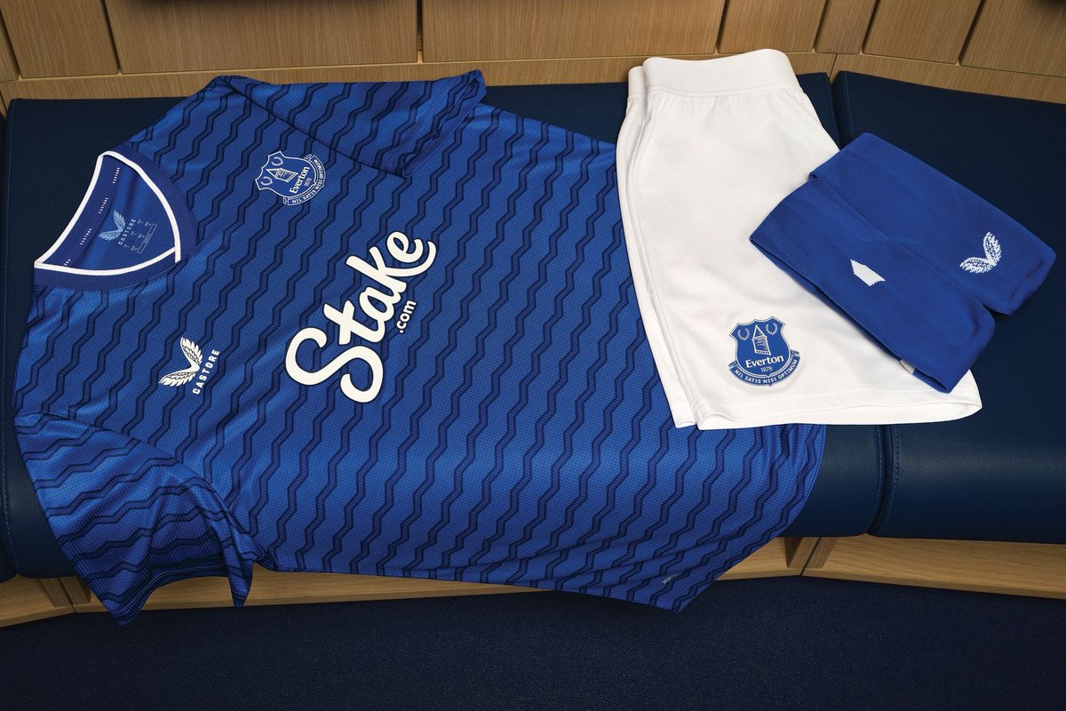 🚨 Our new 25/26 home kit has now been officially released. ⬇️ 

everton-online-store.pxf.io/OeErXr

Thoughts, blues? 🔵🌊