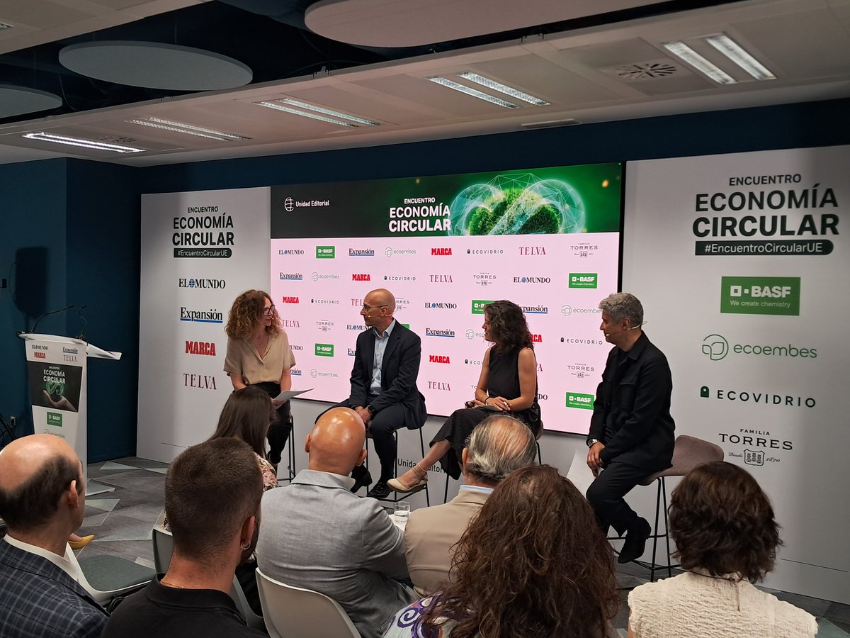 Unidad Editorial (@unidadeditorial) on Twitter photo <a href="/expansioncom/">expansioncom</a> <a href="/Pedrobiurrun/">Pedro Biurrun</a> <a href="/EUEnvironment/">EU EnvironmentAgency</a> 🗨️ En la primera mesa de la jornada participan Alberto Fernández (<a href="/Reviste_org/">RE-VISTE</a>), <a href="/XavierRibera/">Xavier Ribera</a> (<a href="/BASF_ES/">BASF España</a>), Nuria Mallen (<a href="/familiatorres/">Familia Torres</a>) y Javier Amores (<a href="/lorealspain/">L'Oréal Groupe España</a>). Modera <a href="/nataliabajo/">Natalia Bajo</a> <a href="/expansioncom/">expansioncom</a> <a href="/Pedrobiurrun/">Pedro Biurrun</a> <a href="/EUEnvironment/">EU EnvironmentAgency</a> 🗨️ En la primera mesa de la jornada participan Alberto Fernández (<a href="/Reviste_org/">RE-VISTE</a>), <a href="/XavierRibera/">Xavier Ribera</a> (<a href="/BASF_ES/">BASF España</a>), Nuria Mallen (<a href="/familiatorres/">Familia Torres</a>) y Javier Amores (<a href="/lorealspain/">L'Oréal Groupe España</a>). Modera <a href="/nataliabajo/">Natalia Bajo</a>