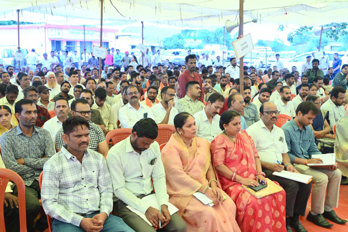 Governor Chhattisgarh (@governorcg) on Twitter photo राज्यपाल श्री रमेन डेका अपने दो दिवसीय खैरागढ़-छुईखदान-गंडई प्रवास के दूसरे दिन खैरागढ़ विकासखंड के अपने गोद ग्राम सोनपुरी पहुंचे। जहां उन्होंने पौधरोपण के पश्चात जनसंवाद कार्यक्रम के माध्यम से ग्रामीणों से सीधा संवाद कर शासन की योजनाओं की जानकारी ली।
<a href="/kcgdistt/">Khairagarh-Chhuikhadan-Gandai</a>
1/2 राज्यपाल श्री रमेन डेका अपने दो दिवसीय खैरागढ़-छुईखदान-गंडई प्रवास के दूसरे दिन खैरागढ़ विकासखंड के अपने गोद ग्राम सोनपुरी पहुंचे। जहां उन्होंने पौधरोपण के पश्चात जनसंवाद कार्यक्रम के माध्यम से ग्रामीणों से सीधा संवाद कर शासन की योजनाओं की जानकारी ली।
<a href="/kcgdistt/">Khairagarh-Chhuikhadan-Gandai</a>
1/2