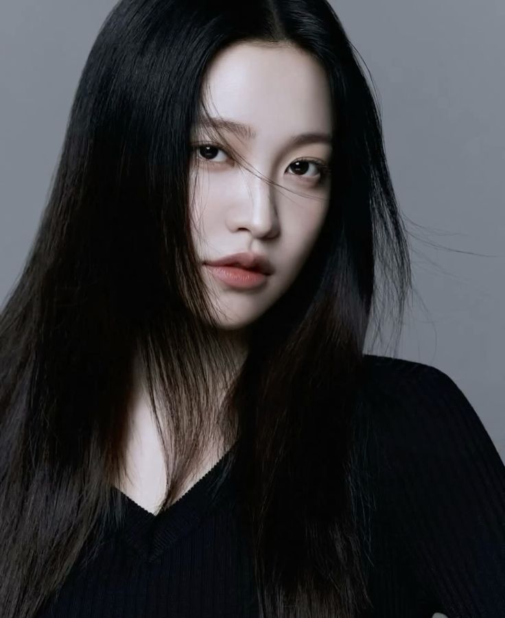 ChartsRV's tweet photo. All tickets for The Ghost Game, a movie starring Kim Yerim, have sold out. https://t.co/05DjIuqjcc