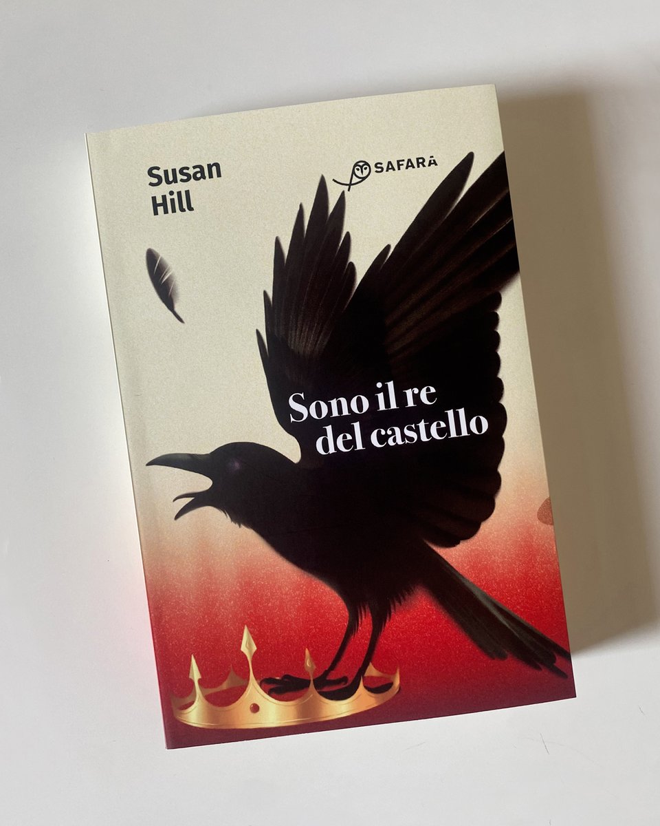 Safarà Editore (@safaraeditore) on Twitter photo ❝Per intensità emotiva e terrore pari solo a 𝐼𝑙 𝑠𝑖𝑔𝑛𝑜𝑟𝑒 𝑑𝑒𝑙𝑙𝑒 𝑚𝑜𝑠𝑐ℎ𝑒❞. – 𝐒𝐮𝐧𝐝𝐚𝐲 𝐓𝐞𝐥𝐞𝐠𝐫𝐚𝐩𝐡
Arriva oggi 𝑺𝒐𝒏𝒐 𝒊𝒍 𝒓𝒆 𝒅𝒆𝒍 𝒄𝒂𝒔𝒕𝒆𝒍𝒍𝒐 di <a href="/susanhillwriter/">SUSAN HILL</a> (trad. L. Di Lella): un’esplorazione del male di cui sono capaci i bambini. ❝Per intensità emotiva e terrore pari solo a 𝐼𝑙 𝑠𝑖𝑔𝑛𝑜𝑟𝑒 𝑑𝑒𝑙𝑙𝑒 𝑚𝑜𝑠𝑐ℎ𝑒❞. – 𝐒𝐮𝐧𝐝𝐚𝐲 𝐓𝐞𝐥𝐞𝐠𝐫𝐚𝐩𝐡
Arriva oggi 𝑺𝒐𝒏𝒐 𝒊𝒍 𝒓𝒆 𝒅𝒆𝒍 𝒄𝒂𝒔𝒕𝒆𝒍𝒍𝒐 di <a href="/susanhillwriter/">SUSAN HILL</a> (trad. L. Di Lella): un’esplorazione del male di cui sono capaci i bambini.