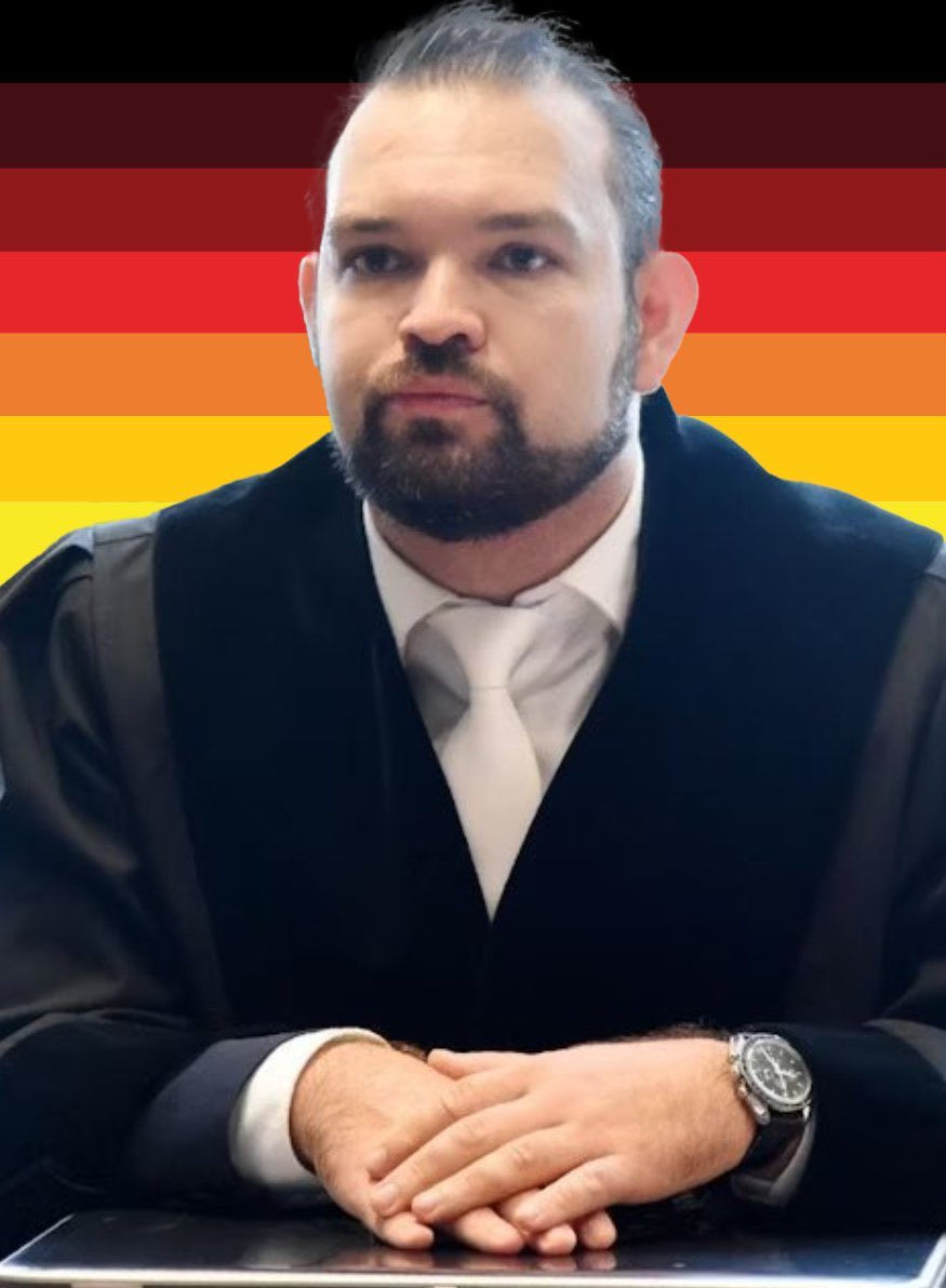 Ich hab keine Geräte mehr seit meiner HD, bis auf dieses alte, schrottige iPhone von 2017. Wenn ich das einkassiert bekomme, dann hol ich mir beim Ankauf/Verkauf für 200€ das nächste. 

Sein Name ist #SinanSengöz und er wünscht euch einen schönen Stolzmonat!