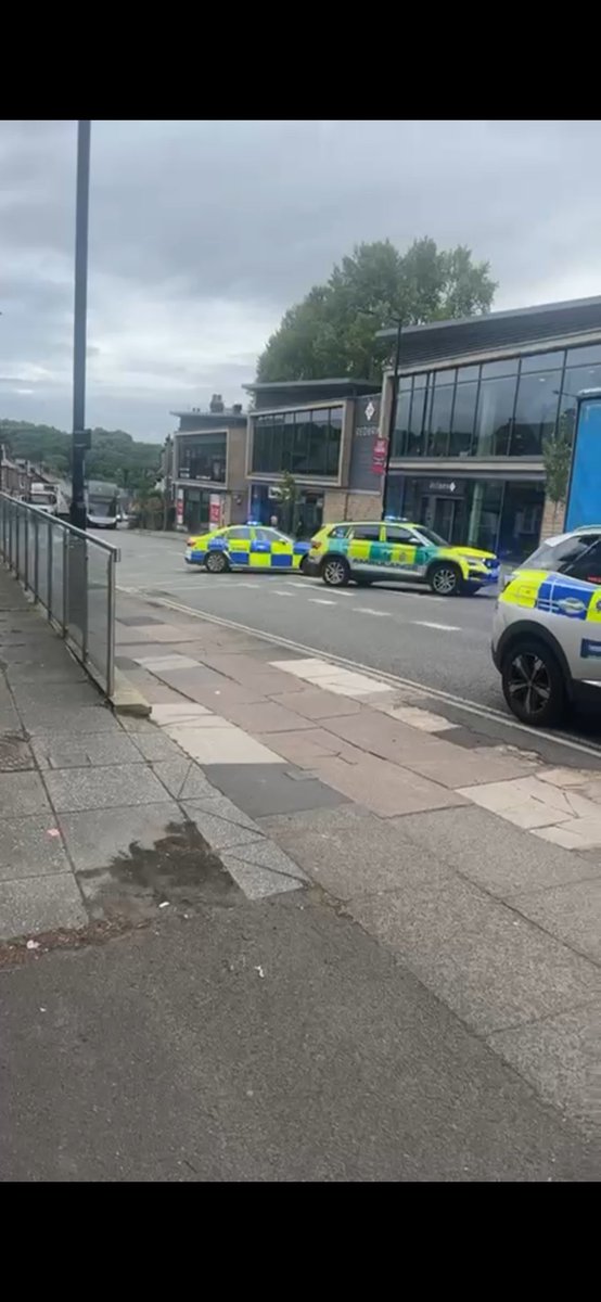 ACCIDENT ALERT: ECCLESALL ROAD. 

The top of Ecclesall Road is closed due to a collision involving a pedestrian.  Emergency services are on the scene. ##Sheffield