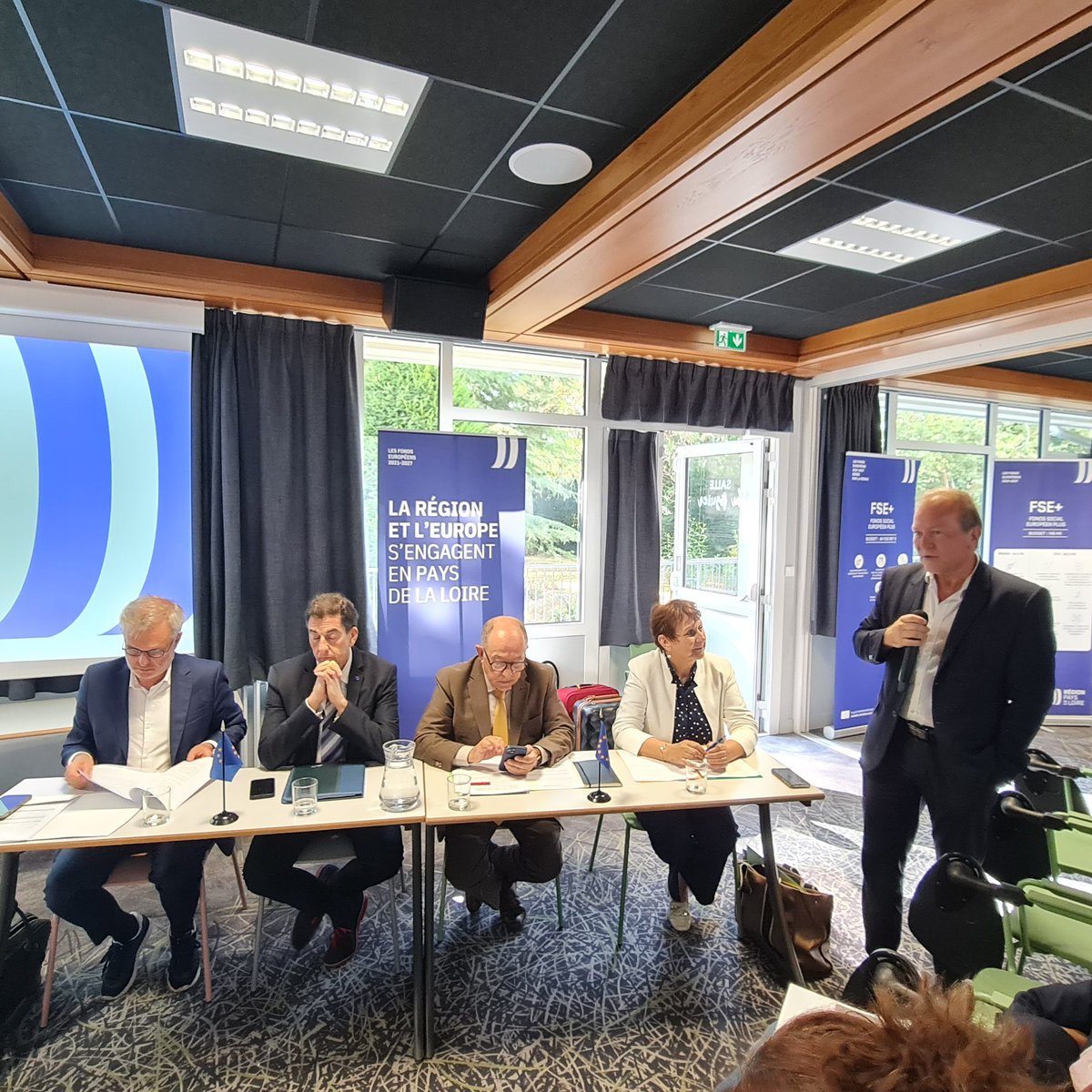 Isabelle Gramoullé🇨🇵🇪🇺 (@isagram49) on Twitter photo #CultureAngers🇪🇺
Matinée plus que studieuse au Tiers Lieu de l'Esvière à <a href="/Angers/">Ville d'Angers</a> pour le Comité de Suivi des Fonds Européens avec <a href="/FdeRugy/">François de Rugy</a> <a href="/laurentdejoie/">Laurent DEJOIE</a> <a href="/LydieBernard85/">Lydie Bernard</a> Jordi Torrebadella (<a href="/UEFrance/">Commission européenne 🇪🇺</a>) & <a href="/BenoitPILET/">Benoit PILET #AvecVous 🇫🇷🇪🇺🇺🇦</a>.
Au menu : l'Europe ds les territoires & actus post 2027 #CultureAngers🇪🇺
Matinée plus que studieuse au Tiers Lieu de l'Esvière à <a href="/Angers/">Ville d'Angers</a> pour le Comité de Suivi des Fonds Européens avec <a href="/FdeRugy/">François de Rugy</a> <a href="/laurentdejoie/">Laurent DEJOIE</a> <a href="/LydieBernard85/">Lydie Bernard</a> Jordi Torrebadella (<a href="/UEFrance/">Commission européenne 🇪🇺</a>) & <a href="/BenoitPILET/">Benoit PILET #AvecVous 🇫🇷🇪🇺🇺🇦</a>.
Au menu : l'Europe ds les territoires & actus post 2027