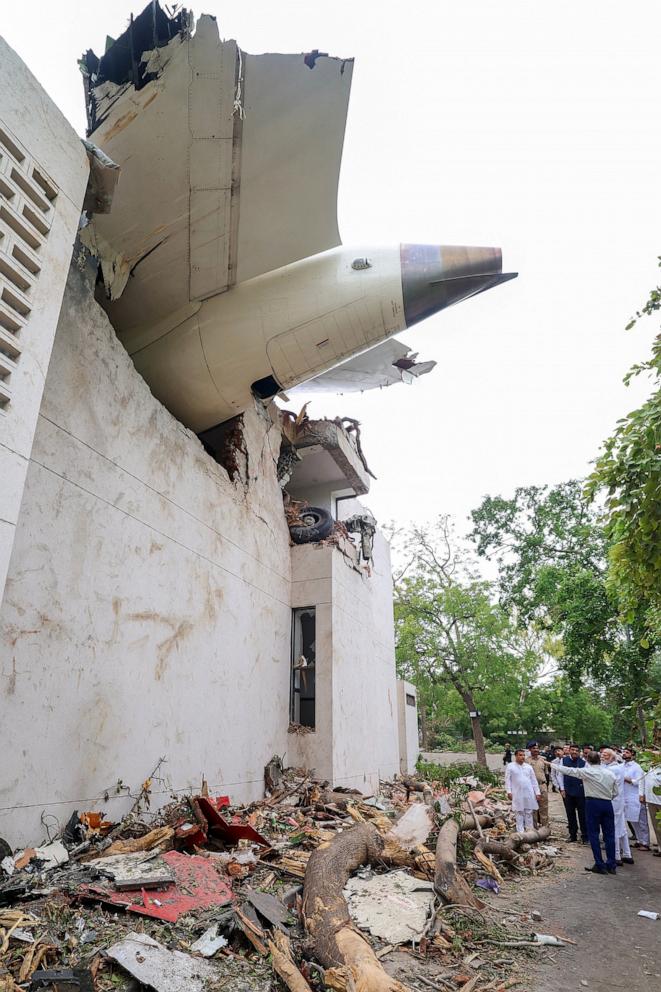 FDarawsheh's tweet photo. @Kahlissee A small building in India survived after being hit by a plane. A small building in a remote area, and it was not reinforced with tons of reinforced steel!!! https://t.co/NaUGRTD3gC