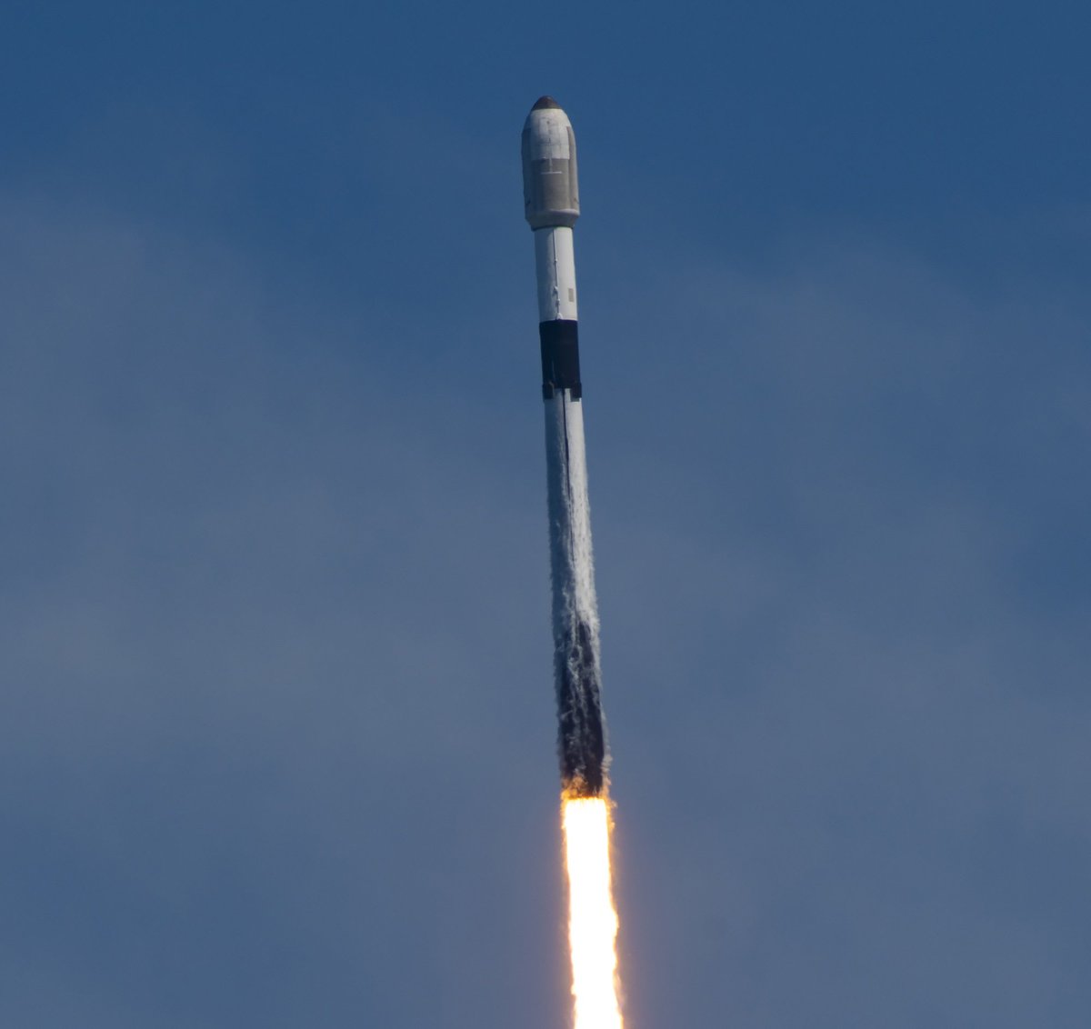 SpaceX Dragon carrying #AxiomMission4 ahead of schedule, may autonomously dock about 30 min early at 4 PM to the space-facing port of the ISS. ⬇️

#Docking