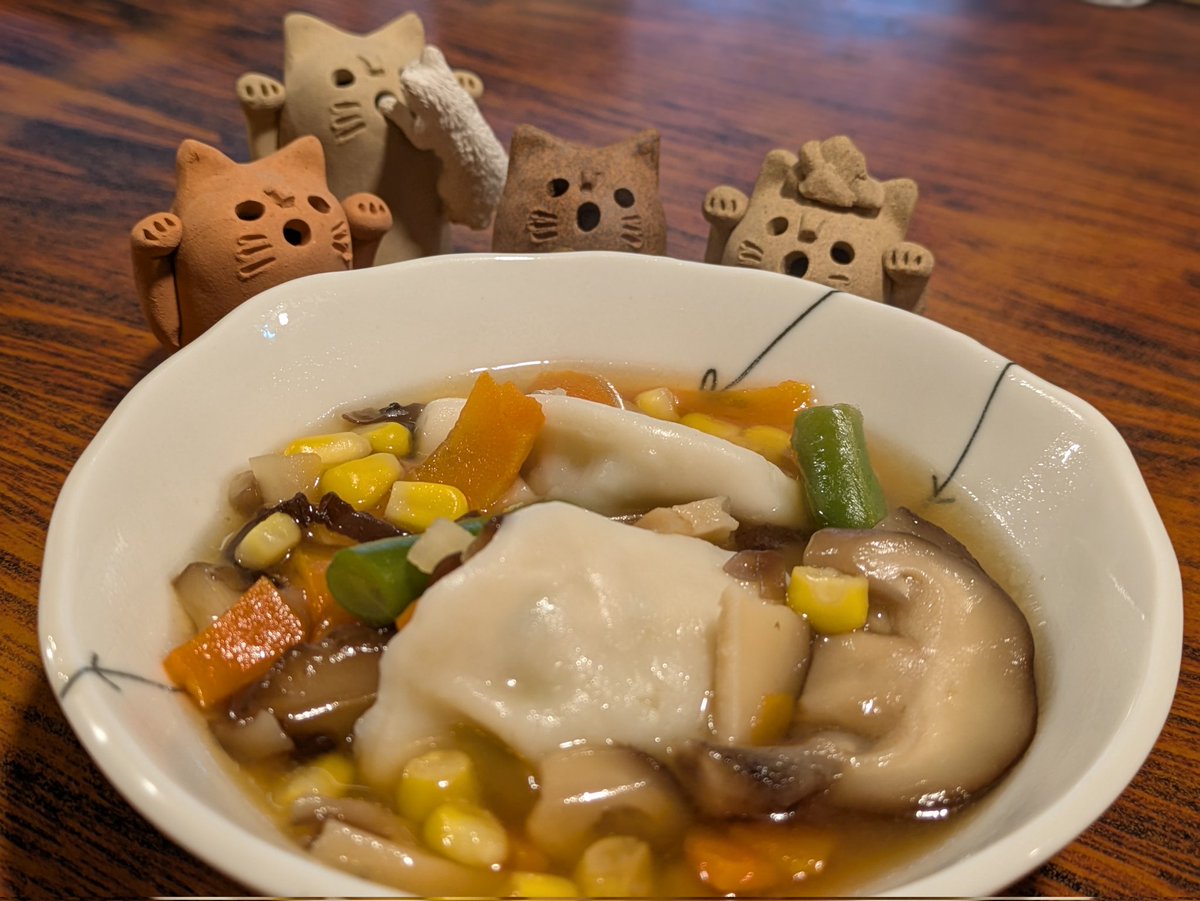 開店しました🏮

お通しは具沢山の中華スープです🍜