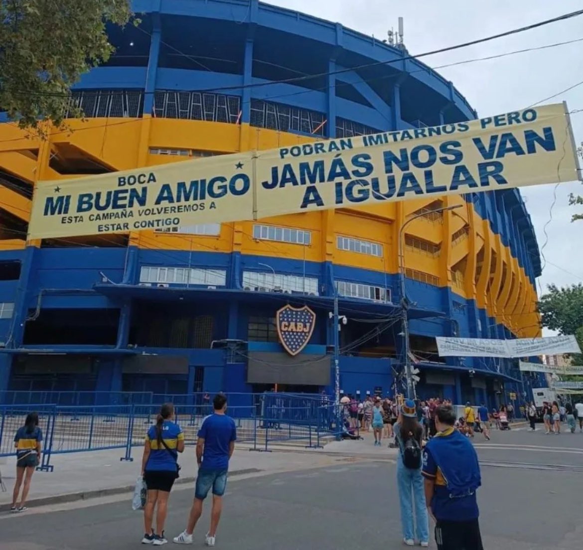 Buenos días boster@s...💙💛💙