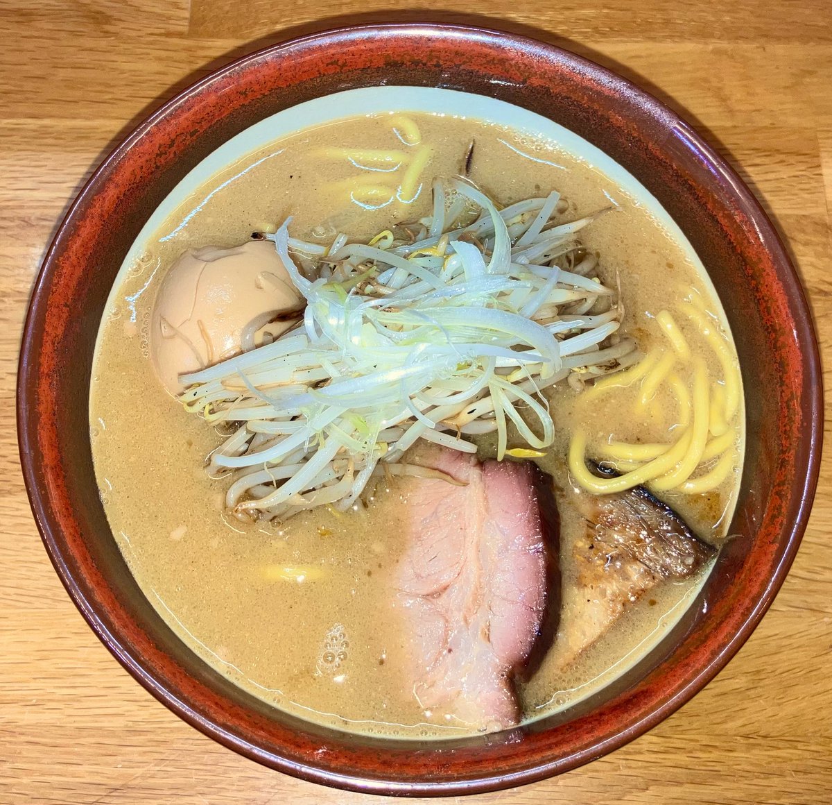 6月26(木)は荻窪/四面道交差点の「味噌っ子ふっく」
毎週木曜日=私の公休日は基本的にこちらですが、私事都合により、それなりに久々の訪店です

今日は「味噌ラーメン」
さすがの「食べログ100名店」クォリティ

ご馳走様でした♪