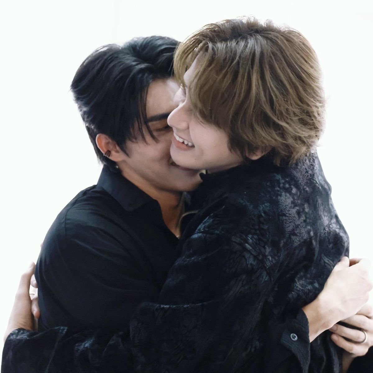 minho_kitty's tweet photo. bring them back :(

@HeadlinerTH
@Tailai_ENT
@GrandIvoryRec
@WeTVThailand 

TGT4Ever Auralis
#1MonthAuralisary 
#SmartBoomEatCake 
#BXXMRV https://t.co/afe3Fi51Mo