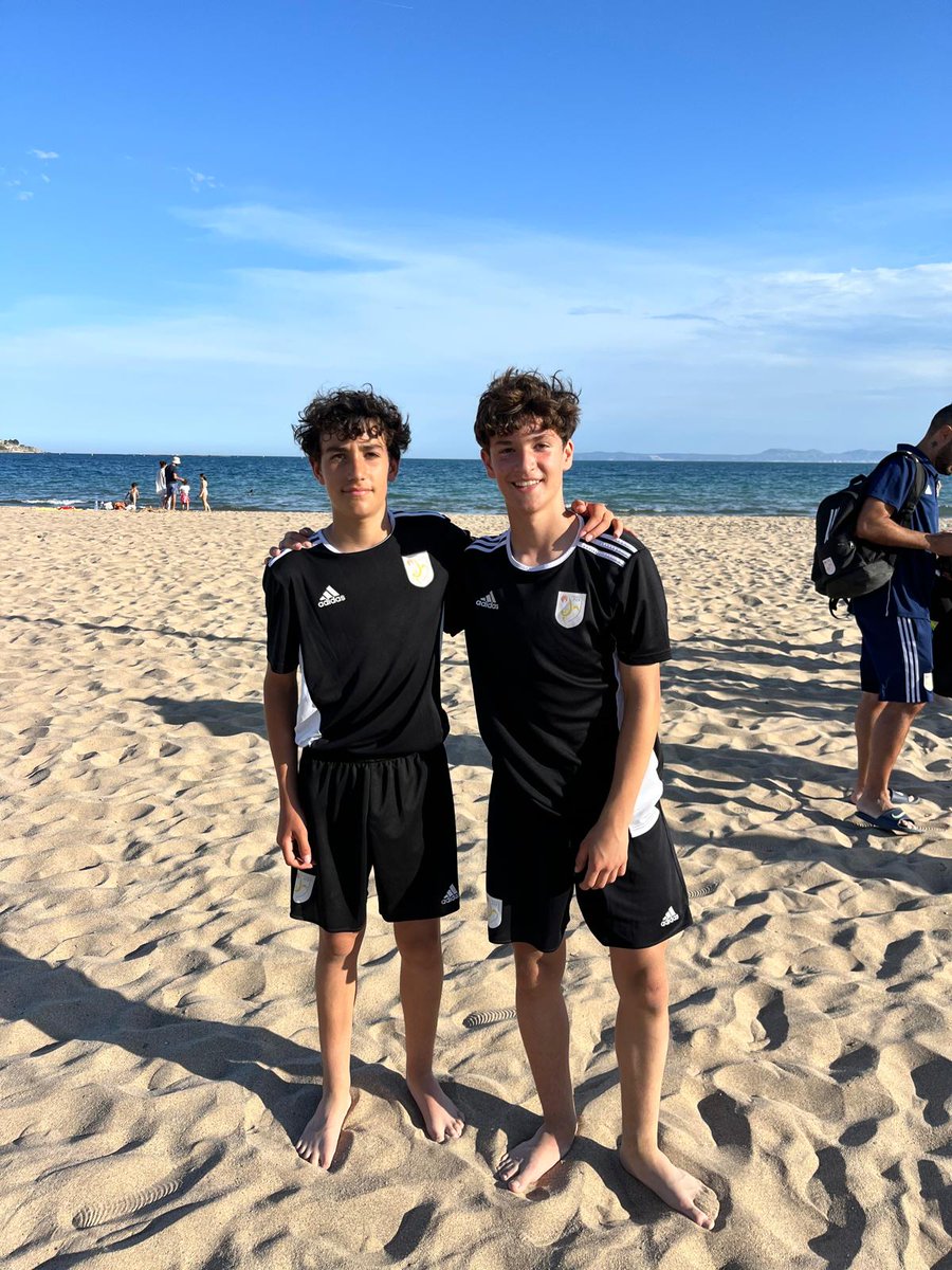 LLISTA DE CONVOCATS PELS ENTRENAMENTS PREVIS AL CAMPIONAT D'ESPANYA

La selecció catalana de futbol platja ha seleccionat un important nombre de jugadors de la UE Sitges per la trobada prèvia per preparar els campionats d'Espanya.

Enhorabona, nois, i encerts pel futur!